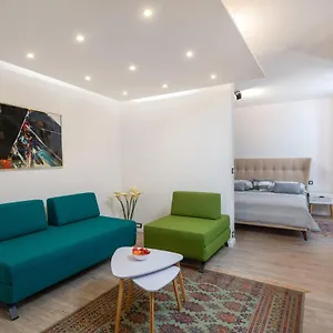 Forum Apartment Split